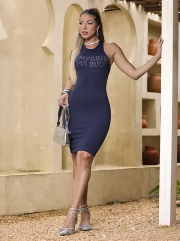 VESTIDO MIDI AJUSTADO QUE VALORIZA AS CURVAS EMPÓRIO PIT BULL