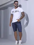 CAMISETA MASCULINA CASUAL COM ESCRITA PIT BULL JEANS GOLA V