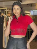 CROPPED POLO PIT BULL JEANS MODELAGEM SLIM E LOGOMANIA COM RELEVO