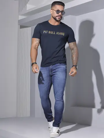 CAMISETA MASCULINA COM ESTAMPA DOURADA PIT BULL JEANS CASUAL E ESTILOSA