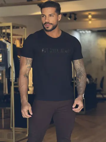 CAMISETA MASCULINA COM ESTAMPA DOURADA PIT BULL JEANS CASUAL E ESTILOSA
