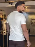 CAMISETA MASCULINA COM ESTAMPA DOURADA PIT BULL JEANS CASUAL E ESTILOSA