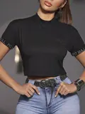CROPPED ESTILOSO PIT BULL JEANS COM GOLA ALTA E DETALHES BRILHANTES
