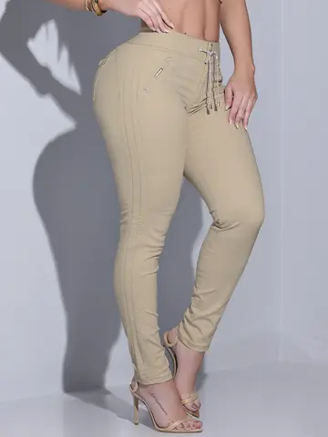 CALÇA JOGGER FEMININA PIT BULL JEANS COM CÓS ALTO E CORDÃO BRILHANTE