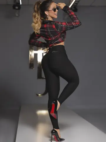 CALÇA MONTARIA FEMININA PIT BULL JEANS MODELADORA QUE DEFINE A SILHUETA