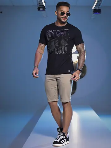 CAMISETA MASCULINA PIT BULL JEANS COM ESTAMPA ESTILOSA E VIBE AUTÊNTICA