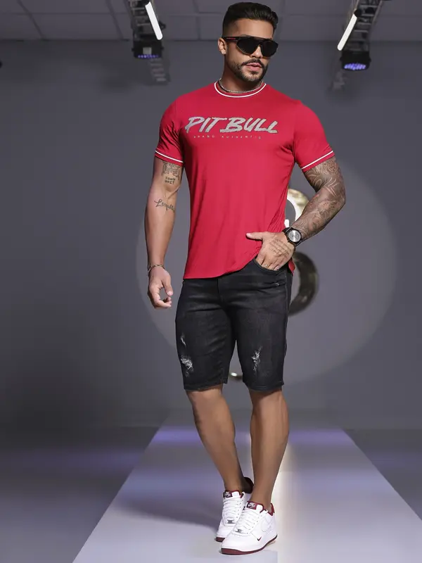 CAMISETA MASCULINA CASUAL PIT BULL VERMELHA AUTÊNTICA E VIBRANTE