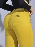 CALÇA FEMININA AMARELA SKINNY PIT BULL JEANS COM CINTO ESTILOSO
