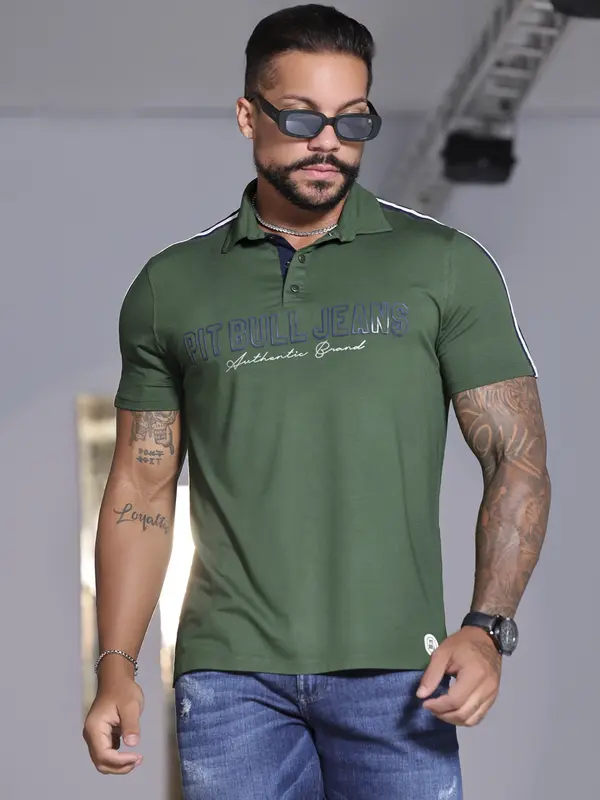POLO MASCULINA AUTÊNTICA E SOFISTICADA COM ESTAMPA PIT BULL JEANS