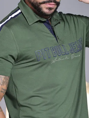 POLO MASCULINA AUTÊNTICA E SOFISTICADA COM ESTAMPA PIT BULL JEANS