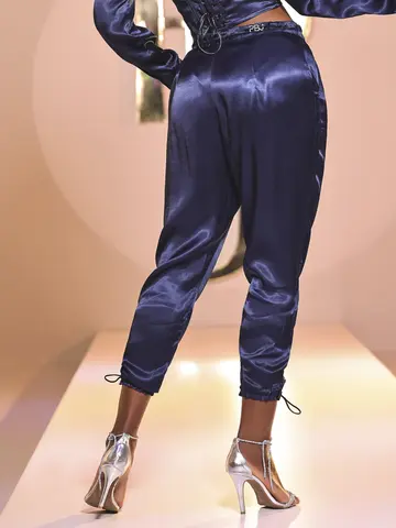 CALÇA FEMININA ACETINADA E ACINTURADA ELEGANTE PIT BULL JEANS AJUSTÁVEL