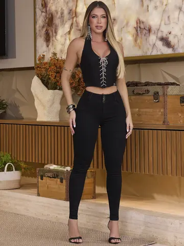 CALÇA HOT PANTS PRETA COM MODELAGEM EMPINA BUMBUM PIT BULL JEANS