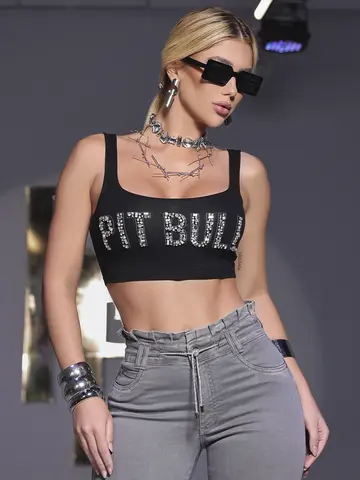 TOP CONCEITO CONFORTÁVEL COM PEDRARIAS E ESTAMPA PIT BULL JEANS