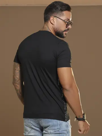 CAMISETA GOLA O SLIM E CONFORTÁVEL COM ELÁSTICO LATERAL PIT BULL JEANS