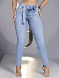 CALÇA SKINNY MODELADORA PIT BULL JEANS COM CINTO E APLICAÇÕES EM BRILHO