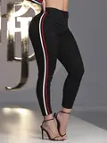 CALÇA HOT PANTS PRETA PIT BULL JEANS COM DETALHE LATERAL EM CADARÇO E STRASS