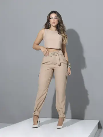 Conjunto Cropped e Calça Cargo Empório Pit Bull Moderna e Refinada
