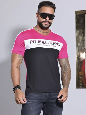 CAMISETA GOLA V COM RELEVO LOGOMANIA PIT BULL JEANS MODERNA E REFINADA