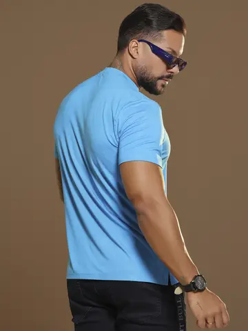 CAMISETA GOLA O CASUAL E SOFISTICADA COM RELEVO PIT BULL JEANS
