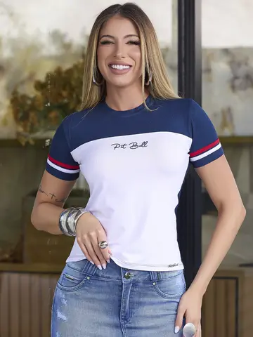 T-Shirt Feminina Slim Confortável e Sofisticada Pit Bull Jeans