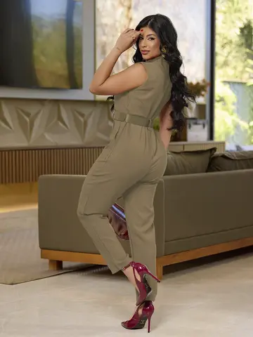 Macacão Refinado Empório Pit Bull com Cinto e Modelagem Ajustada