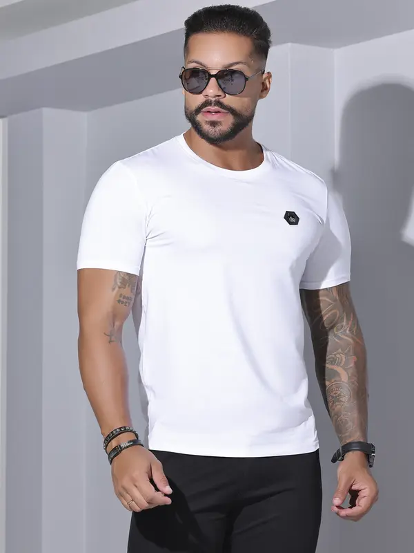 Camiseta Gola O Elegante e Versátil Pit Bull Jeans