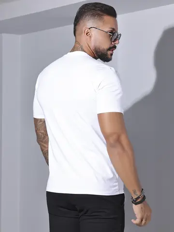 Camiseta Gola O Elegante e Versátil Pit Bull Jeans