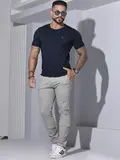 CAMISETA GOLA O ELEGANTE E VERSÁTIL PIT BULL JEANS