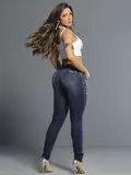 Calça Boyfriend Sofisticada com Cinto e Bordado Manual Pit Bull Jeans