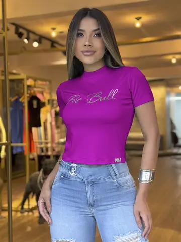 T-Shirt Feminina Slim Pit Bull Jeans Confortável com Relevo em Foil