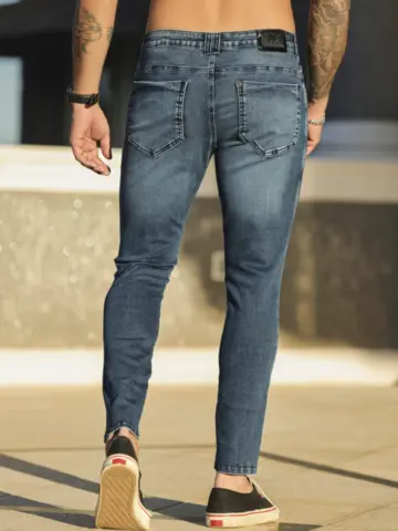 Calça Masculina Sofisticada com Lavado Escuro e Logomania Lateral Pit Bull Jeans