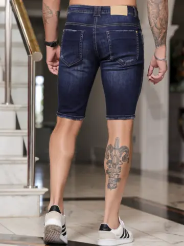 Bermuda Masculina Estilosa Pit Bull Jeans com Puídos e Lavado Escuro