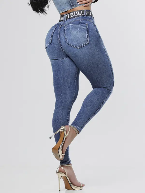 Calça Hot Pants Modeladora e Sofisticada com Cinto Pit Bull Jeans