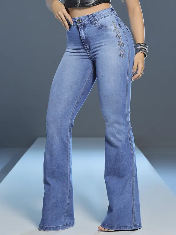 Calça Flare Sofisticada e Realçadora com Bordado de Strass Pit Bull Jeans