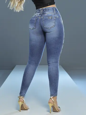 Calça Skinny Cós Largo Estilosa e Confortável com Detalhes Únicos Pit Bull Jeans