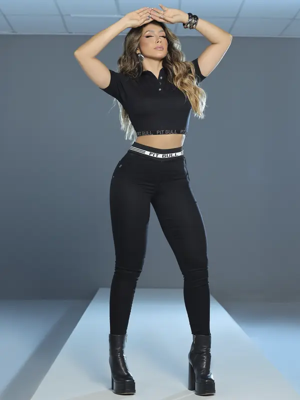 Calça Skinny Preta Modeladora e Estruturada com Cós Personalizado Pit Bull Jeans