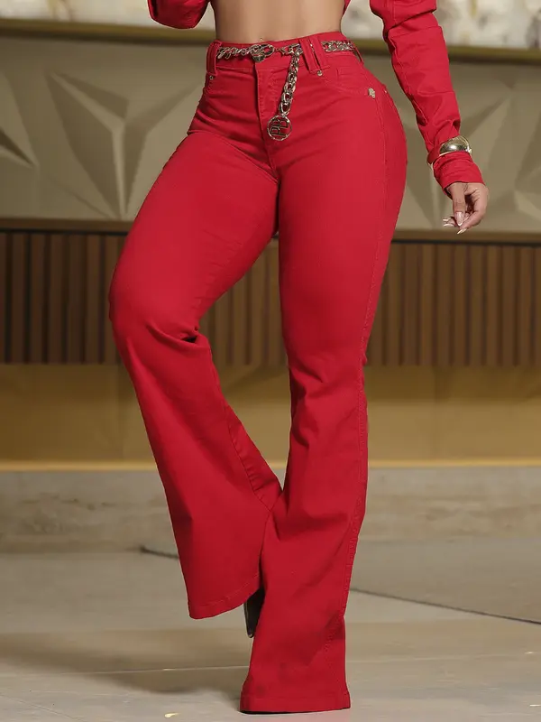 Calça Flare Vermelha Estilosa com Cinto de Corrente e Acabamento Premium Pit Bull Jeans
