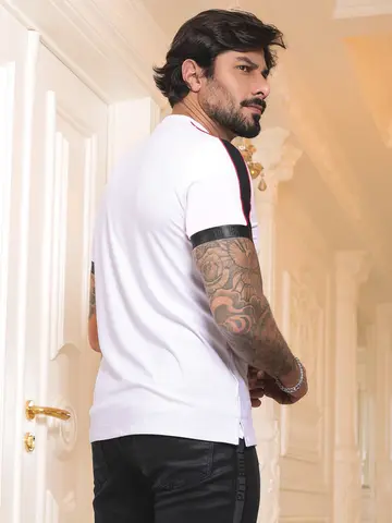 Camiseta Masculina Gola O Casual e Sofisticada com Logomania Pit Bull Jeans