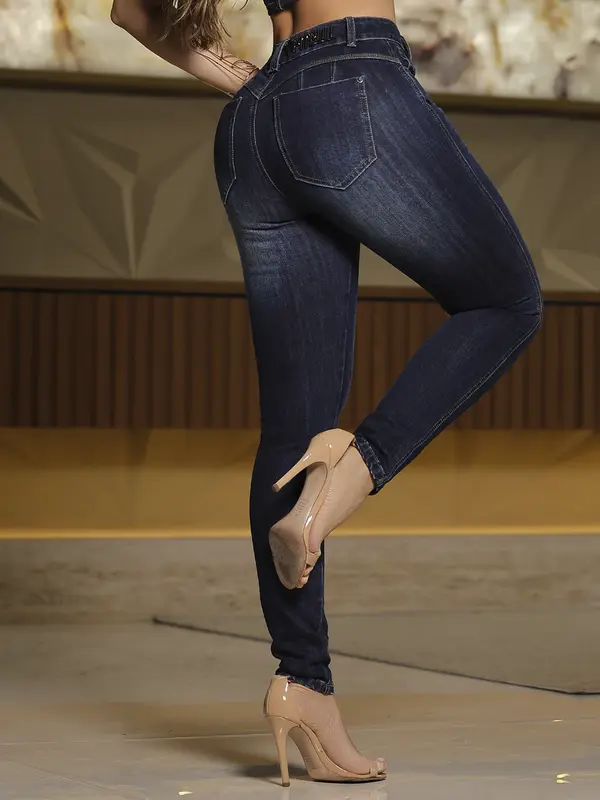 Calça Boyfriend Estilosa e Confortável com Lavado Escuro Pit Bull Jeans