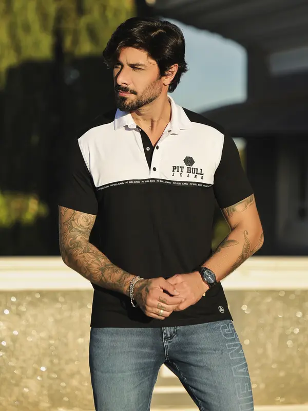 Polo Masculina Autêntica e Estilosa com Estampa em Relevo Pit Bull Jeans