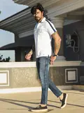 Polo Masculina Estilosa com Estampa Metalizada e Gola Estruturada Pit Bull Jeans