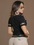 T-Shirt Preta Casual e Refinada com Estampa Foil Dourada Pit Bull Jeans
