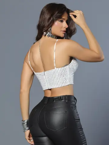 Cropped Conceito Elegante Pit Bull Jeans com Pedrarias e Enfeite nas Alças