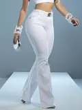 Calça Flare Branca Refinada e Estilosa com Cinto Personalizado Pit Bull Jeans