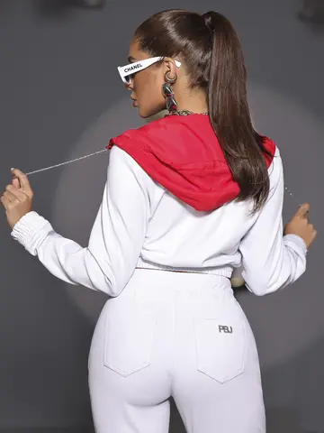 Jaqueta Feminina Pit Bull Jeans Estilosa e Versátil com Cordão de Strass