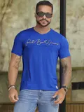 Camiseta Gola V Estilosa e Autêntica com Estampa em Relevo Pit Bull Jeans