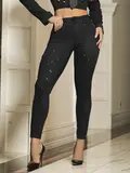 Calça Skinny Conceito Preta Modeladora e Estilosa com Detalhes Únicos em Ilhós Pit Bull Jeans
