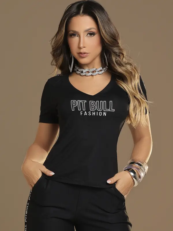 T-shirt Preta Fashion e Confortável com Estampa em Relevo Pit Bull Jeans