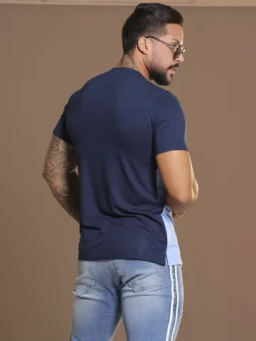 Camiseta Masculina Gola O e Estampa em Relevo Pit Bull Jeans