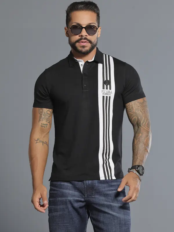 Polo Masculina com Listas Frontais e Estampa Hexagonal Pit Bull Jeans